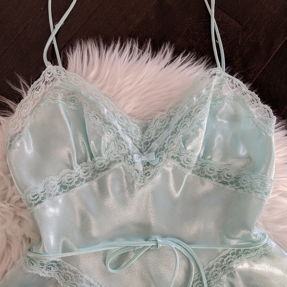 Vintage satin and lace teddy - Picture 3 of 16